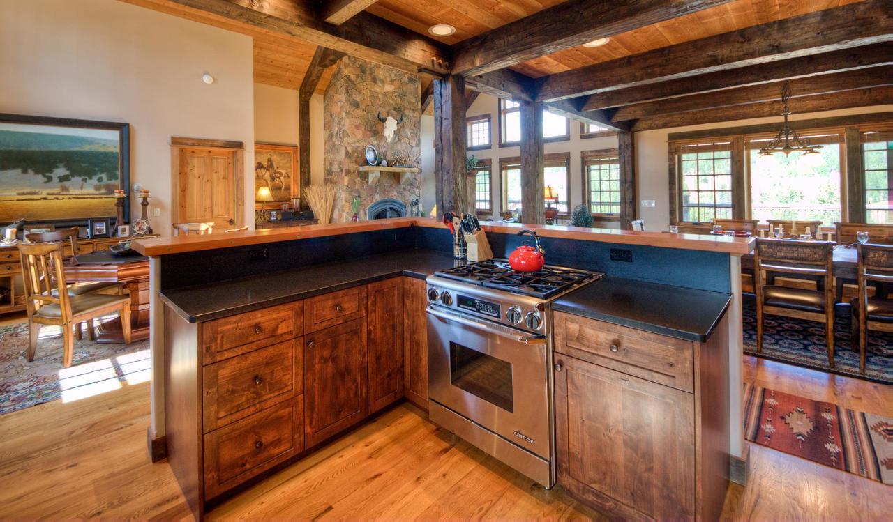 Antler Ridge Lodge بيغ سكاي المظهر الخارجي الصورة