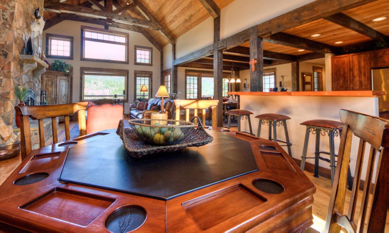 Antler Ridge Lodge بيغ سكاي المظهر الخارجي الصورة